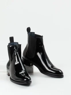 Konstantin Starke – Chelsea Boots aus Lackleder schwarz
