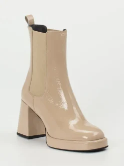Konstantin Starke – Chelsea Boots aus Lackleder Beige