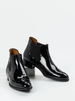 Konstantin Starke – Chelsea Boots aus Lackleder schwarz