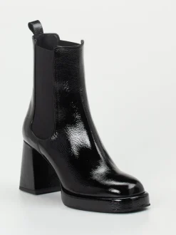 Konstantin Starke – Chelsea Boots aus Lackleder Schwarz