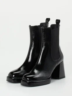 Konstantin Starke – Chelsea Boots aus Lackleder Schwarz