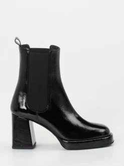 Konstantin Starke – Chelsea Boots aus Lackleder Schwarz