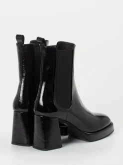 Konstantin Starke – Chelsea Boots aus Lackleder Schwarz