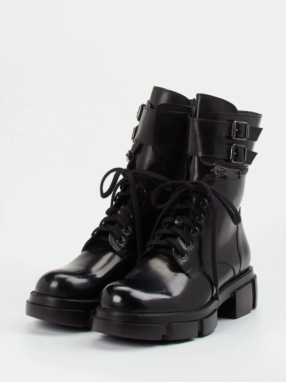 Konstantin Starke – Combat Boots aus Kalbleder schwarz