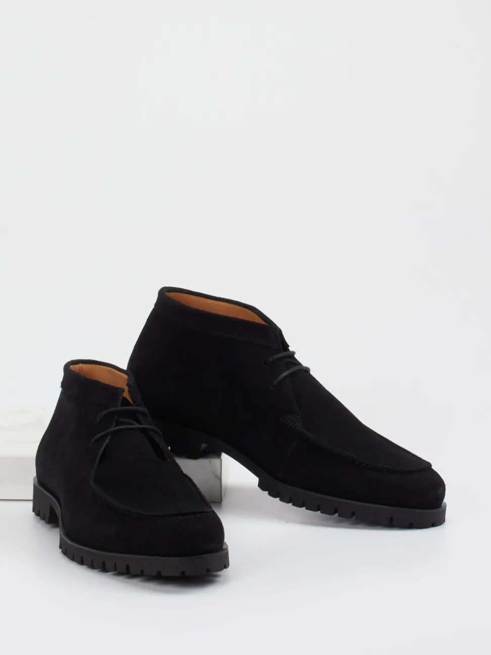 Konstantin Starke – Desert Boots aus Veloursleder schwarz