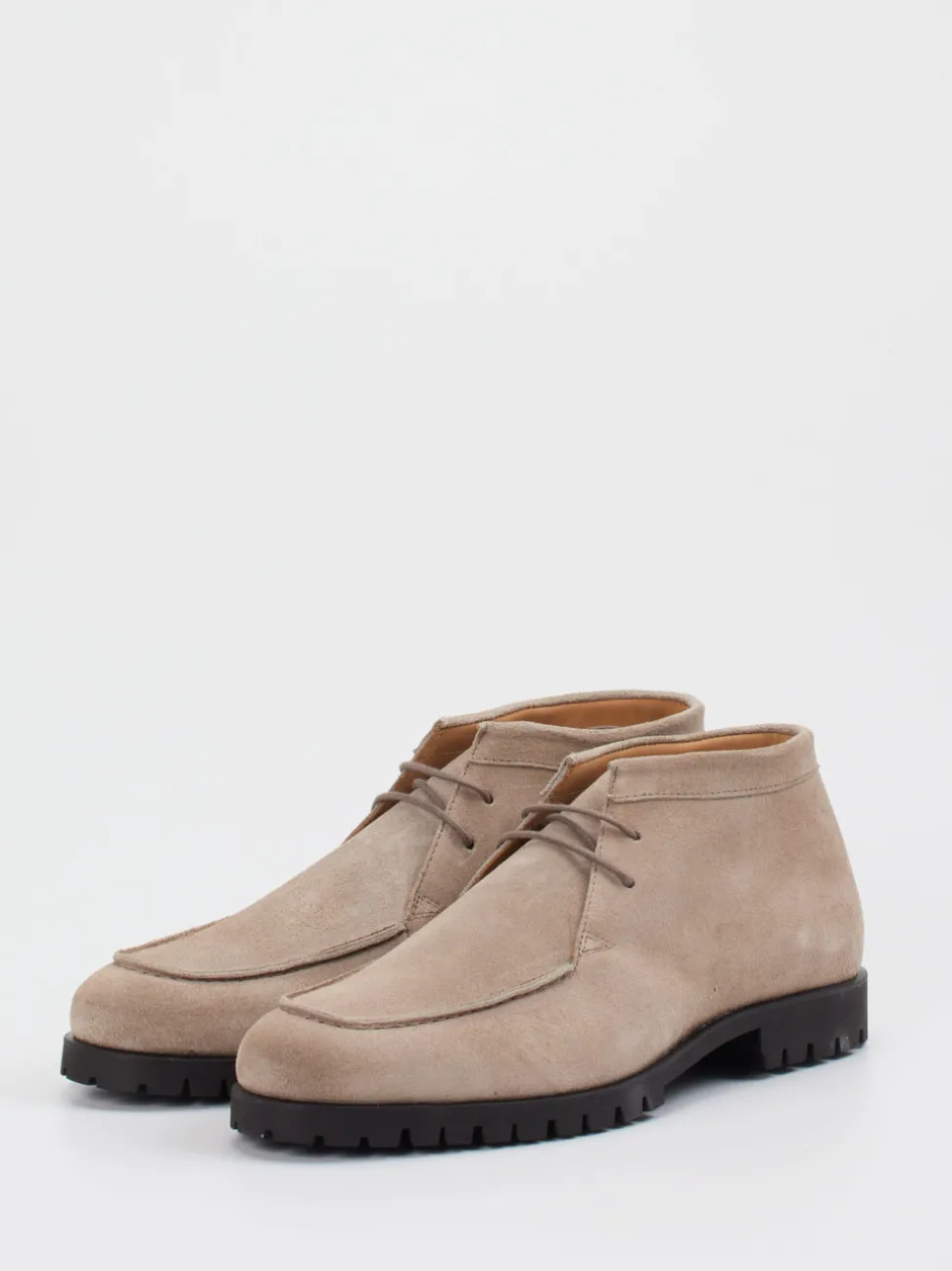 Konstantin Starke – Desert Boot aus Veloursleder Greige