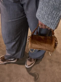 Konstantin Starke – Handtasche aus Fell Karamellbraun