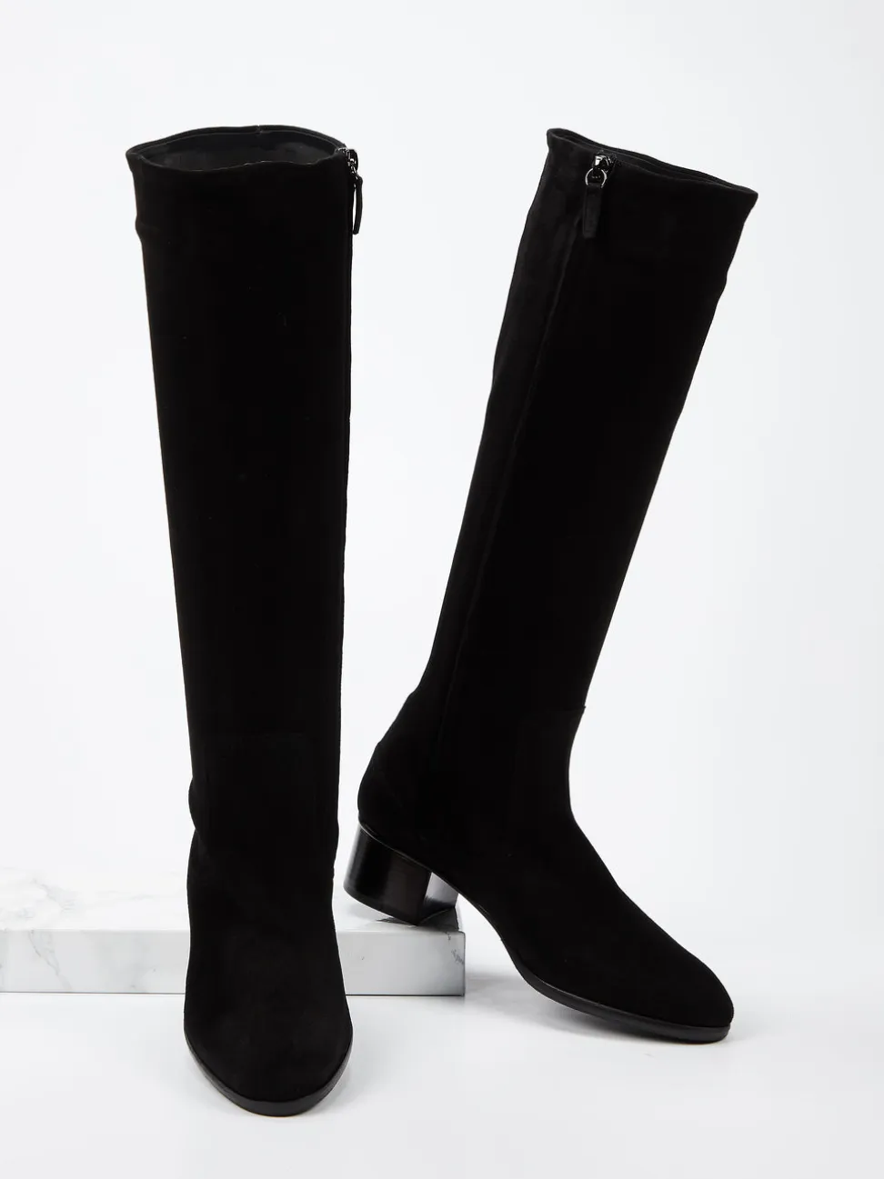 Konstantin Starke – Kniestiefel aus Veloursleder Schwarz