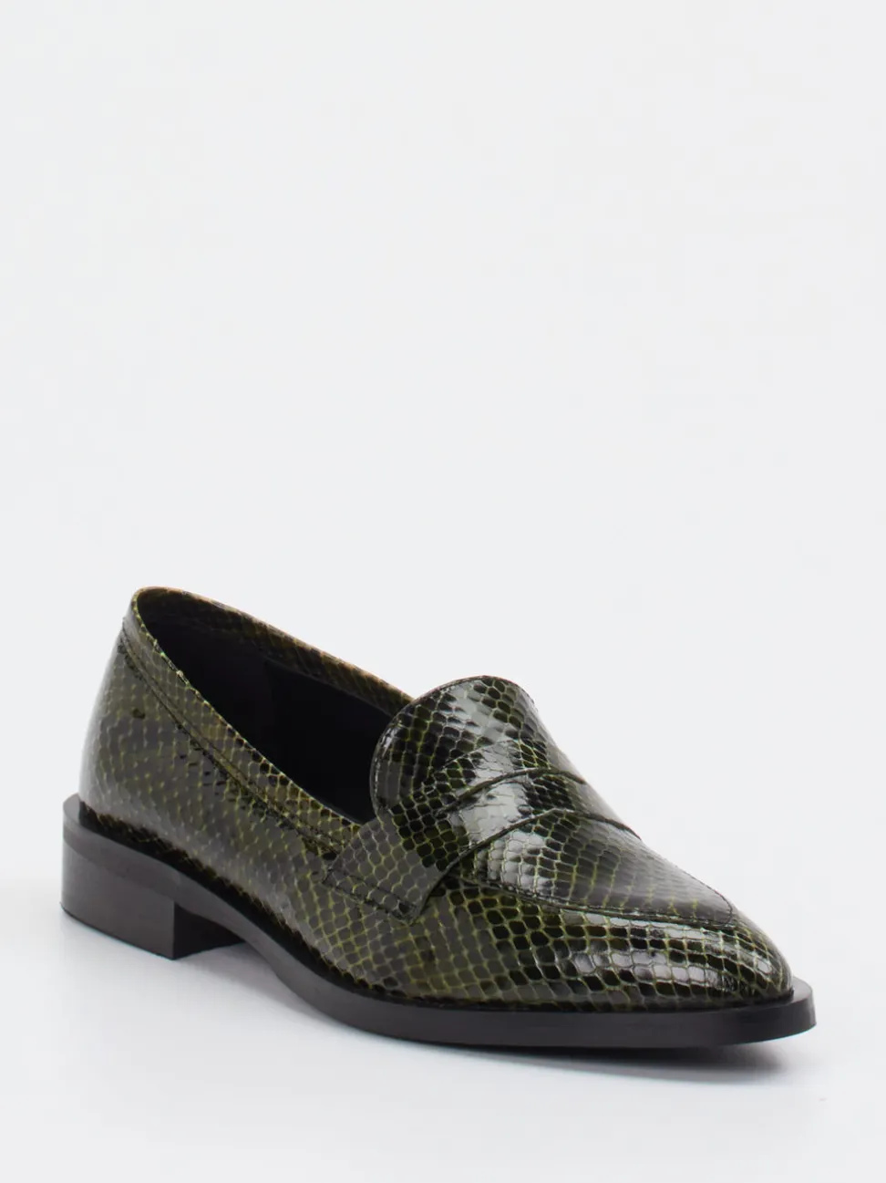 Konstantin Starke – Loafer aus Lackleder mit Schlangenprägung