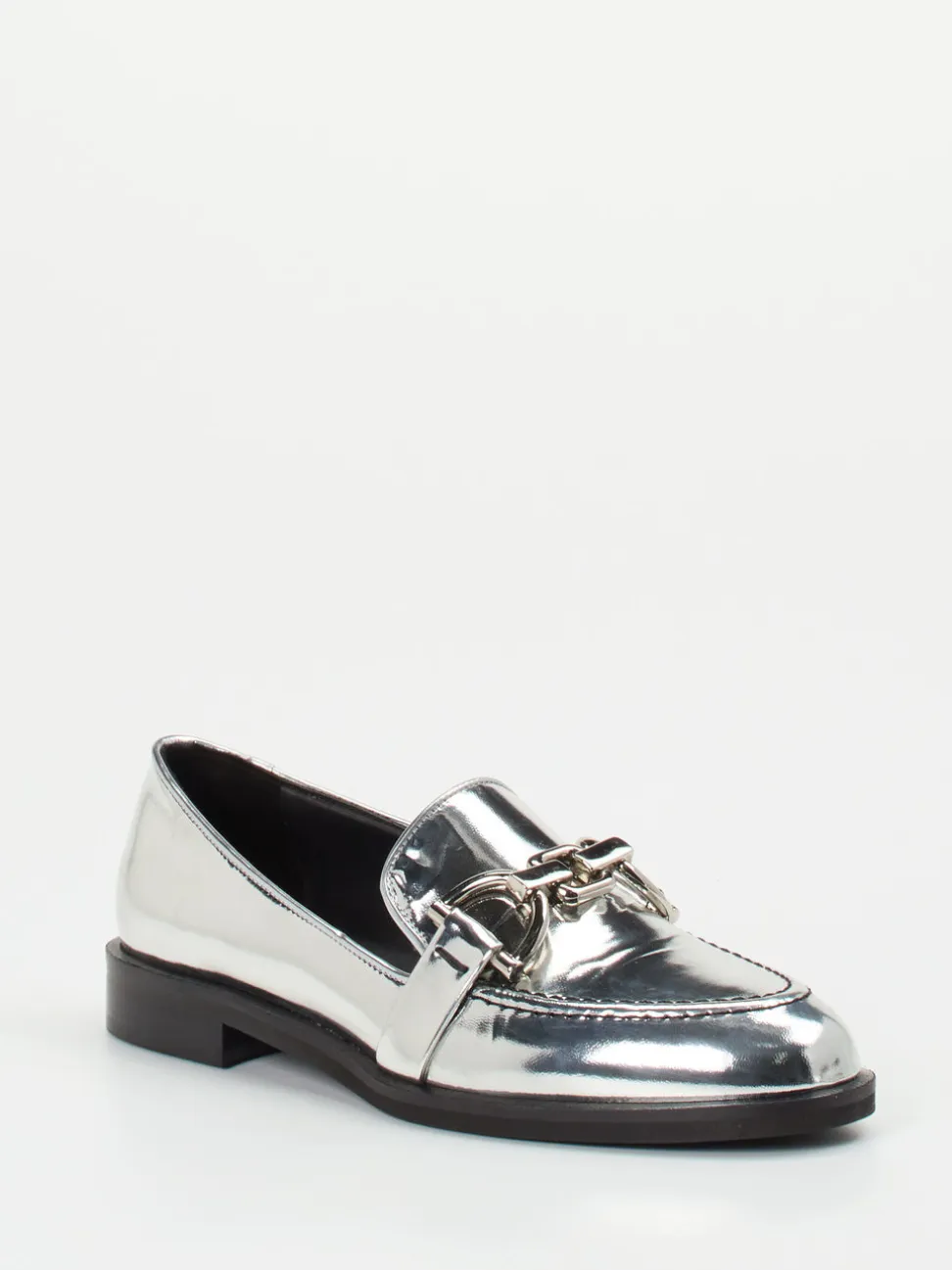 Konstantin Starke – Loafer aus Metallicleder silber