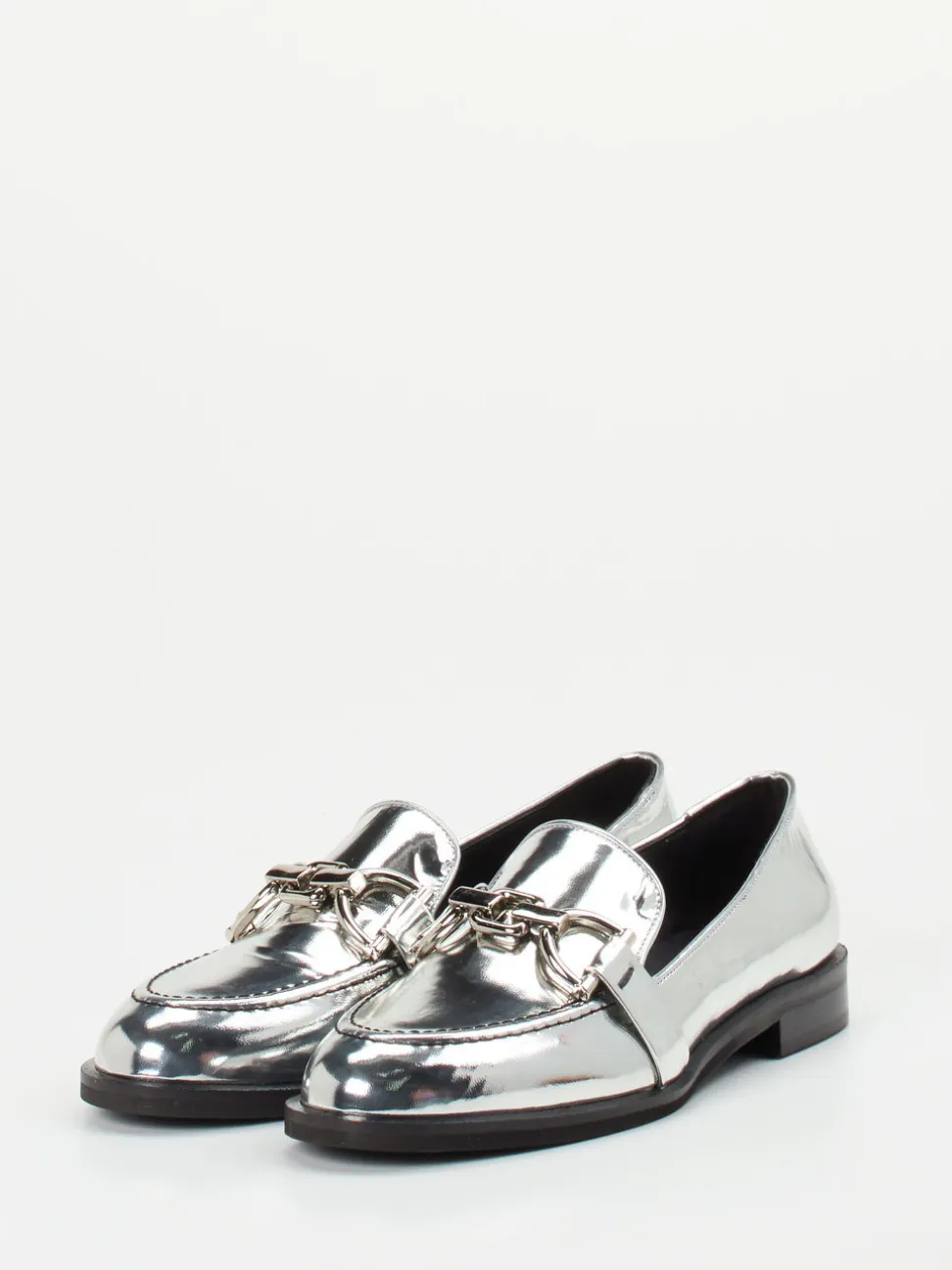 Konstantin Starke – Loafer aus Metallicleder silber