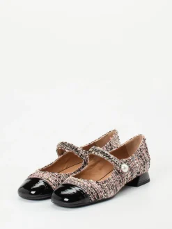 Konstantin Starke – Mary Janes aus Bouclé mit Lackdetail