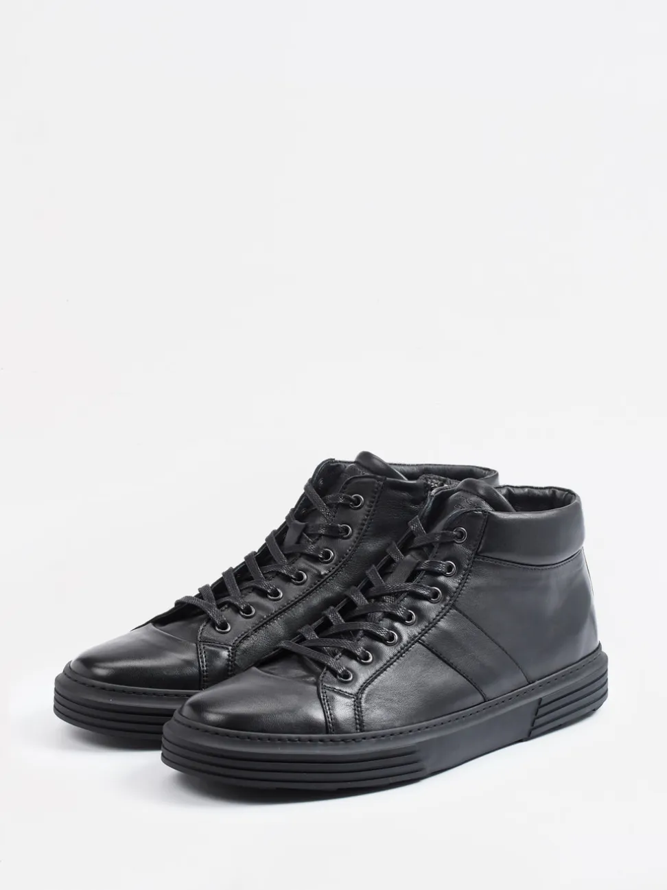 Konstantin Starke – Mid-Top Sneaker aus Lammleder Schwarz