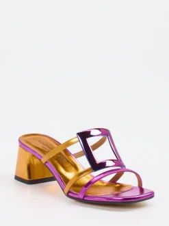 Konstantin Starke – Mules aus Metallicleder Magenta