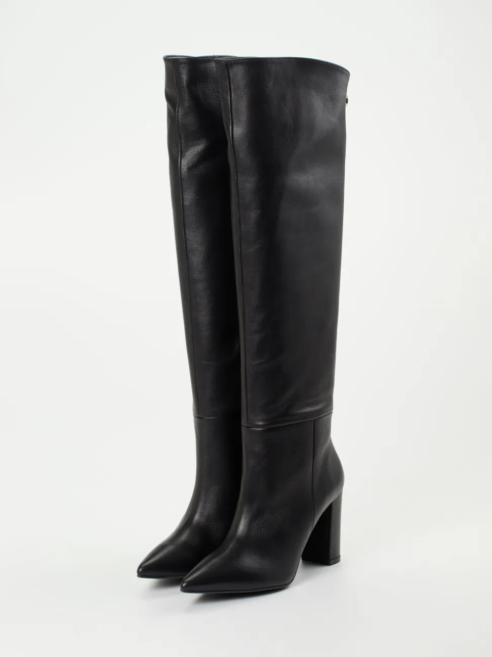 Konstantin Starke – Overkneestiefel aus Lammleder Schwarz