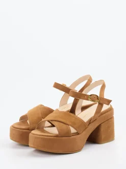 Konstantin Starke – Plateau-Sandaletten aus Veloursleder Cognac