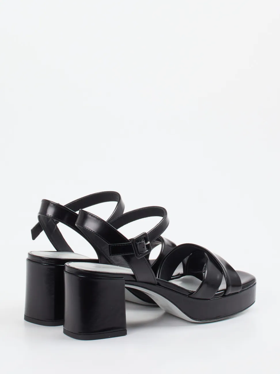 Konstantin Starke – Plateau-Sandalen aus Hochglanzleder schwarz