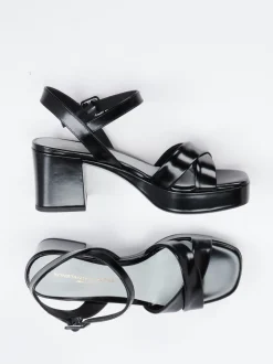 Konstantin Starke – Plateau-Sandalen aus Hochglanzleder schwarz
