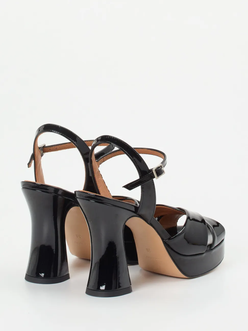 Konstantin Starke – Plateau-Sandalette aus Lackleder Schwarz