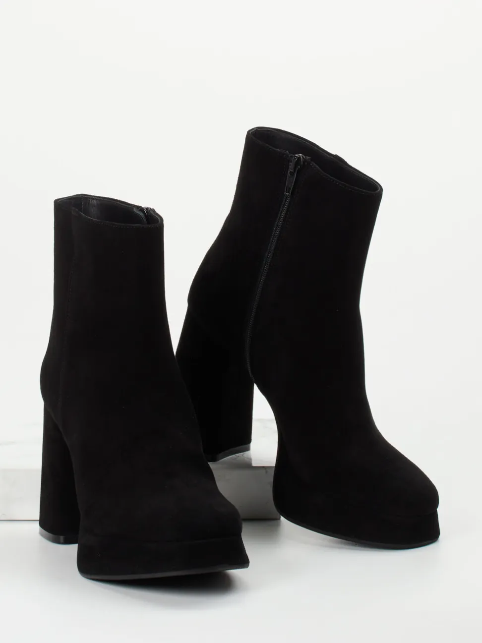 Konstantin Starke – Plateau-Stiefeletten aus Veloursleder Schwarz