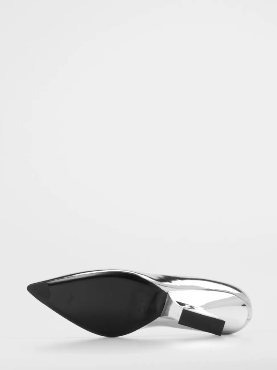 Konstantin Starke – Pumps aus Metallicleder silber