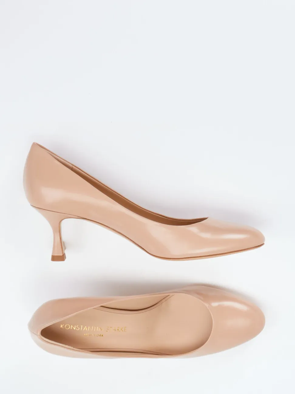 Konstantin Starke – Pumps aus Hochglanzleder in Nude
