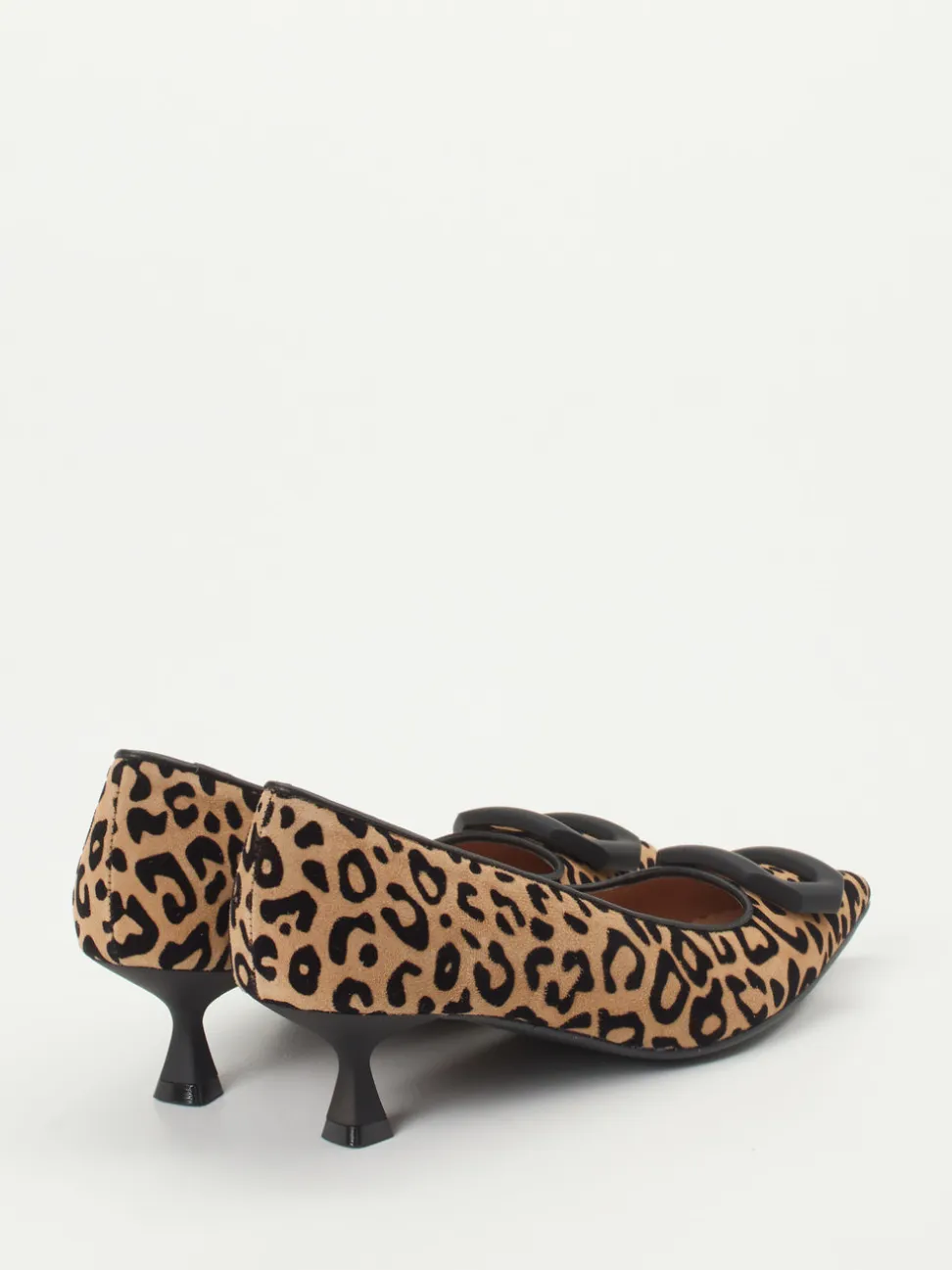 Konstantin Starke – Pumps aus Veloursleder mit Leoprint