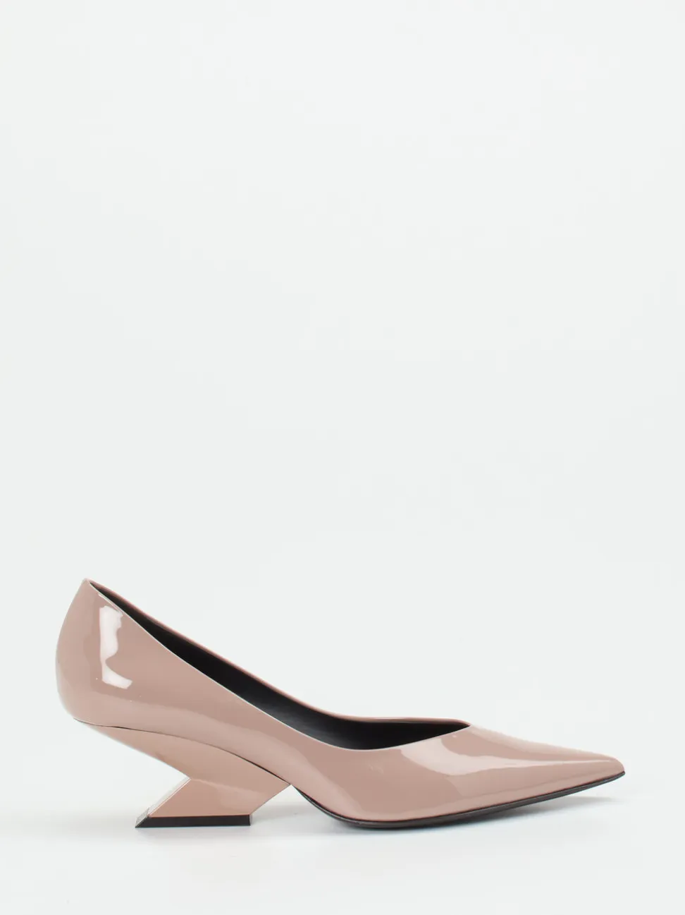 Konstantin Starke – Pumps aus Lackleder Rosébeige