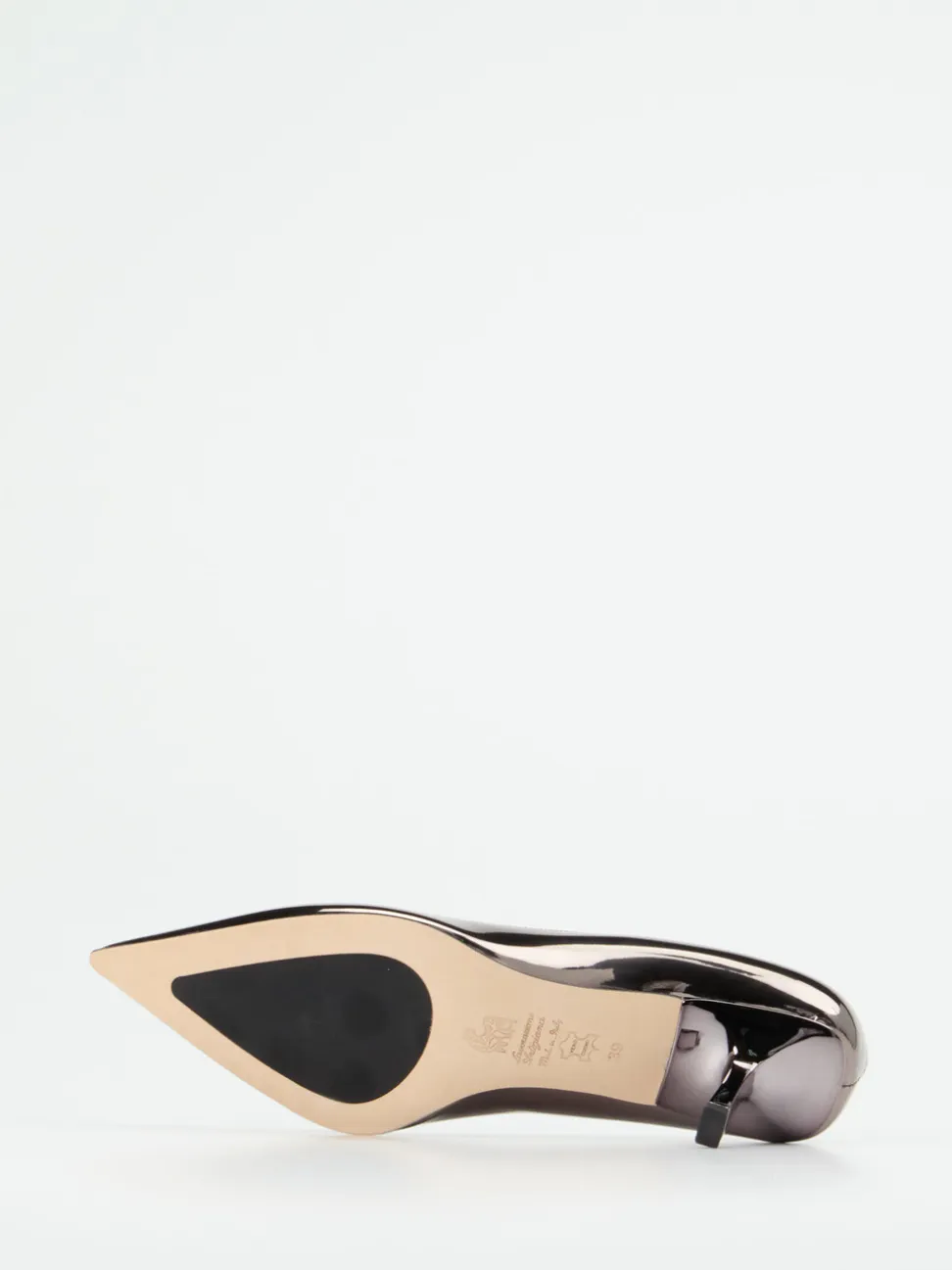 Konstantin Starke – Pumps aus Metallicleder Anthrazit