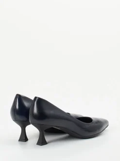 Konstantin Starke – Pumps aus Lammleder in Dunkelblau
