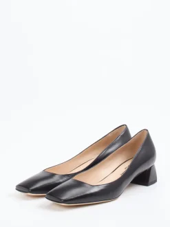 Konstantin Starke – Pumps aus Lackleder schwarz