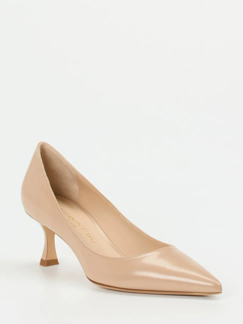 Konstantin Starke – Pumps aus Hochglanzleder in Beige