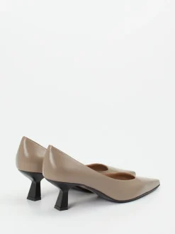 Konstantin Starke – Pumps aus Lammleder in Taupe