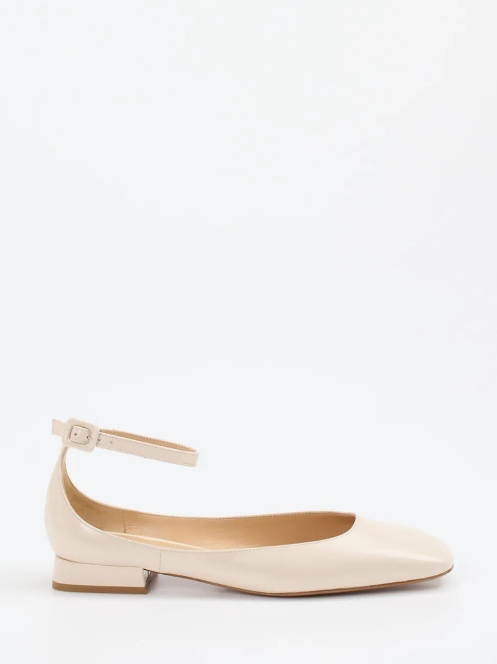 Konstantin Starke – Riemchen-Ballerinas aus Lackleder beige