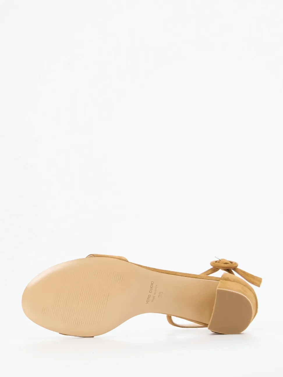 Konstantin Starke – Sandalette aus Veloursleder cognac