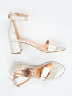 Konstantin Starke – Sandalen aus Metallicleder champagner