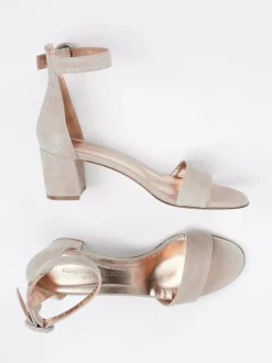 Konstantin Starke – Sandalen aus Veloursleder Rosébeige