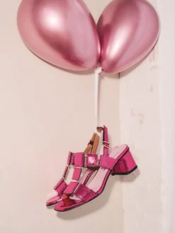 Konstantin Starke – Sandalette aus Metallicleder Pink