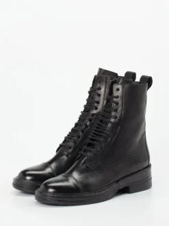 Konstantin Starke – Schnürboots aus Kalbleder Schwarz