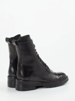 Konstantin Starke – Schnürboots aus Kalbleder Schwarz