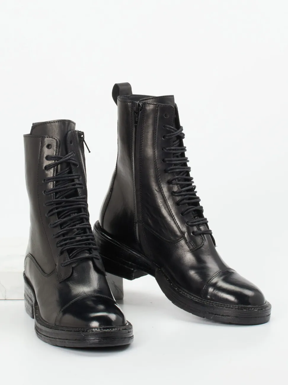 Konstantin Starke – Schnürboots aus Kalbleder Schwarz