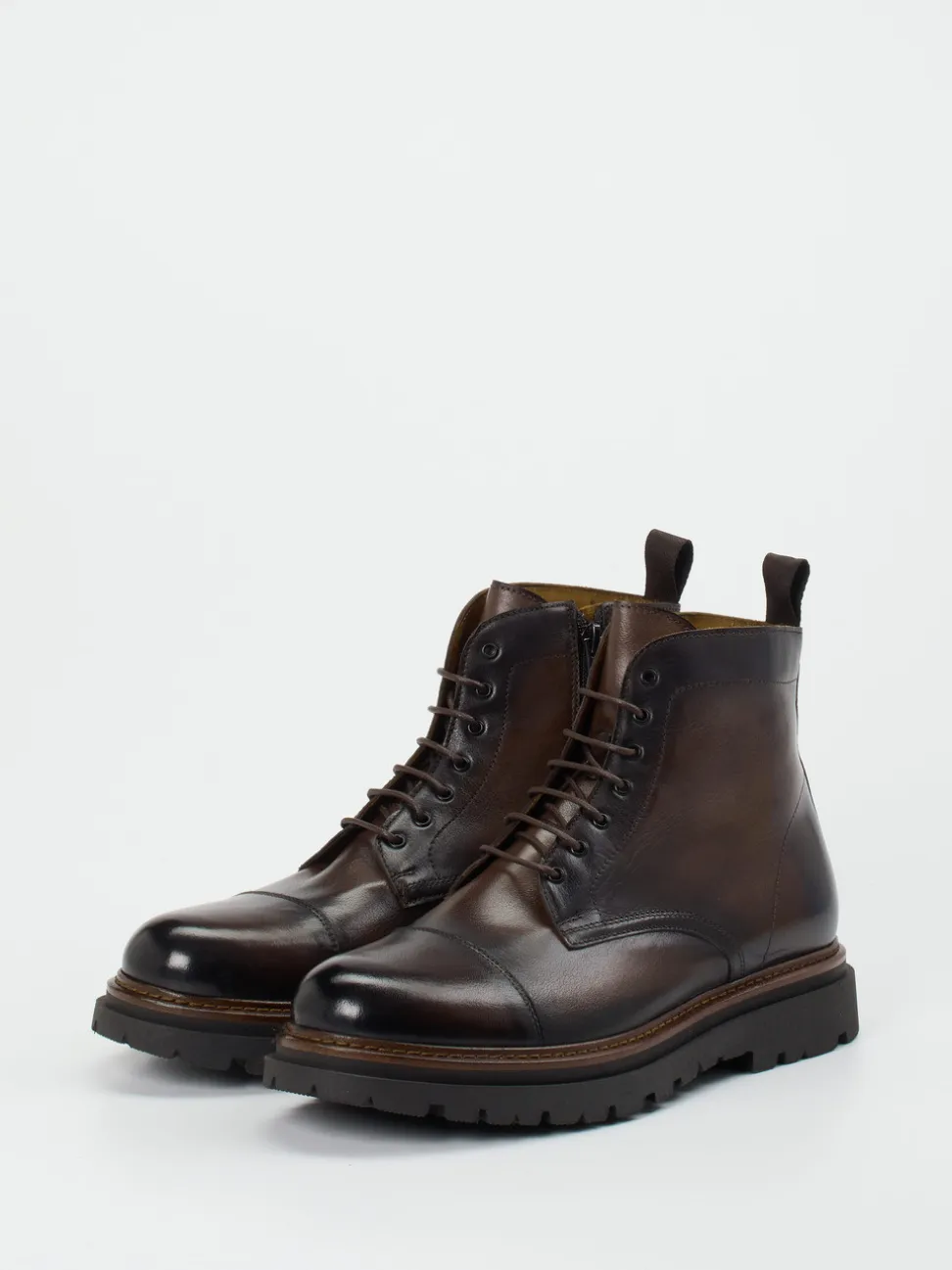 Konstantin Starke – Schnürboots aus Büffelleder braun