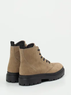 Konstantin Starke – Schnürboots aus Nubukleder Sandbeige
