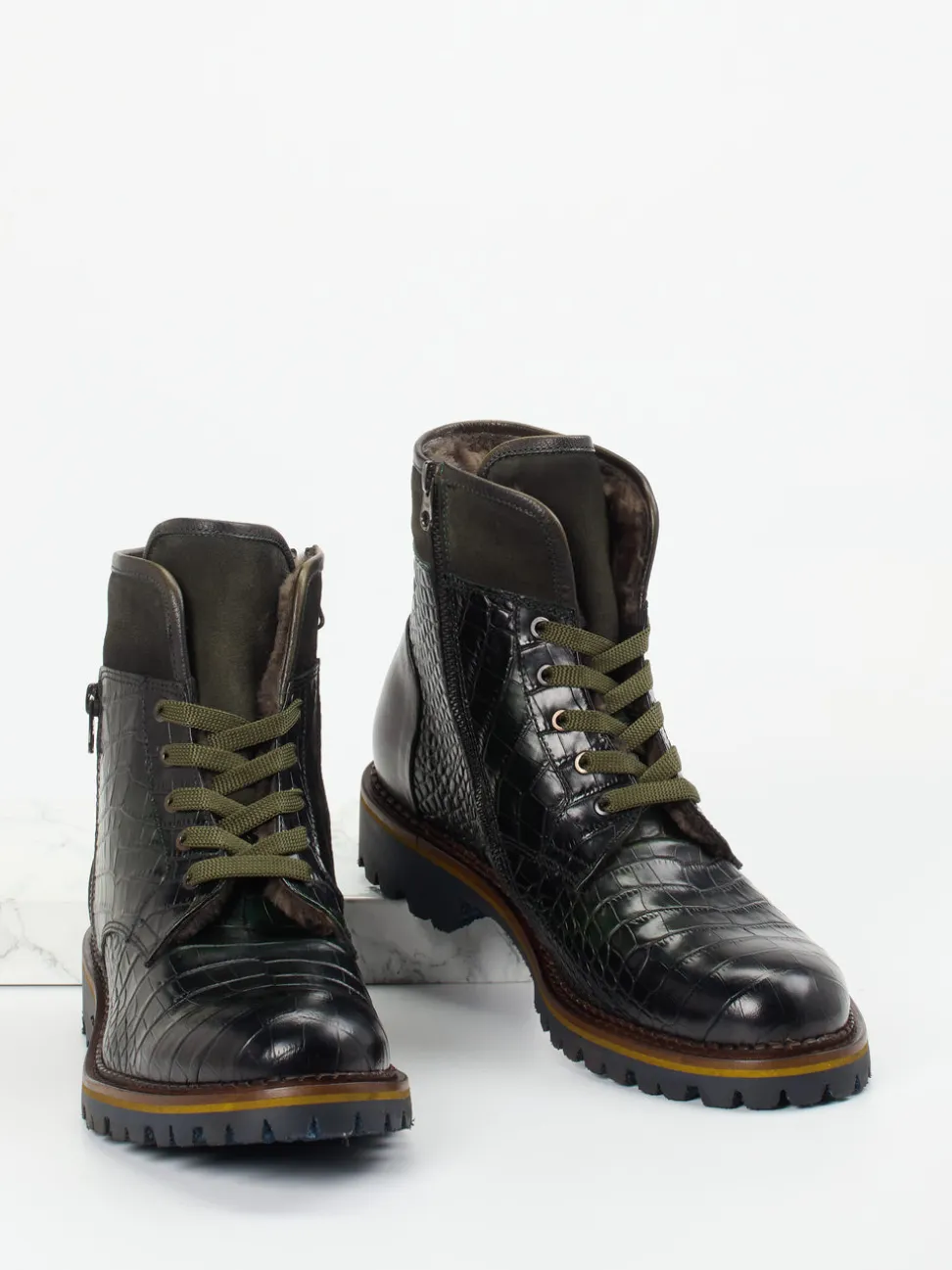 Konstantin Starke – Schnürboots aus geprägtem Leder grün