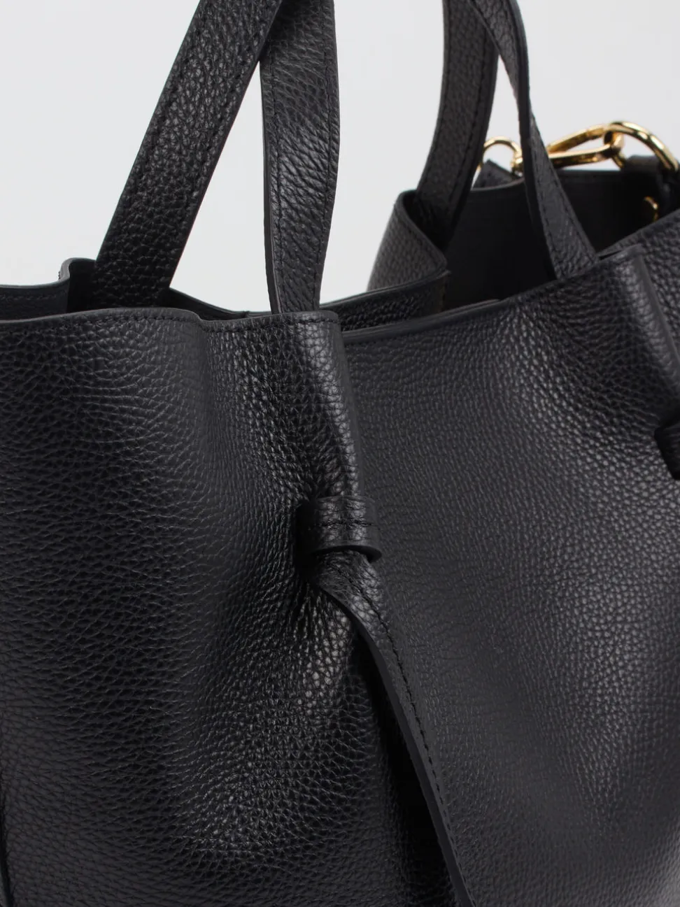 Konstantin Starke – Schultertasche aus Kalbleder schwarz