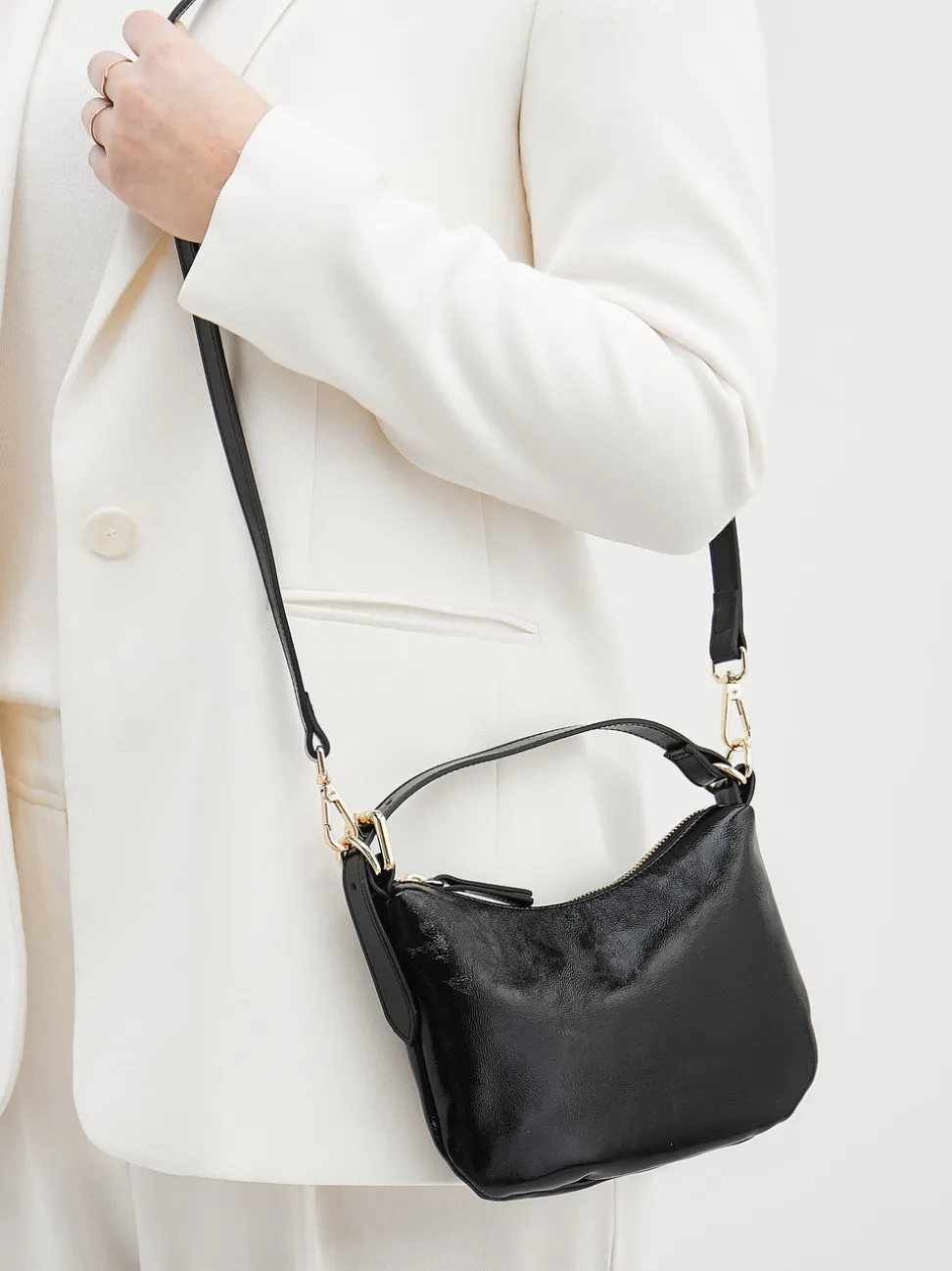 Konstantin Starke – Schultertasche aus Lackleder Schwarz