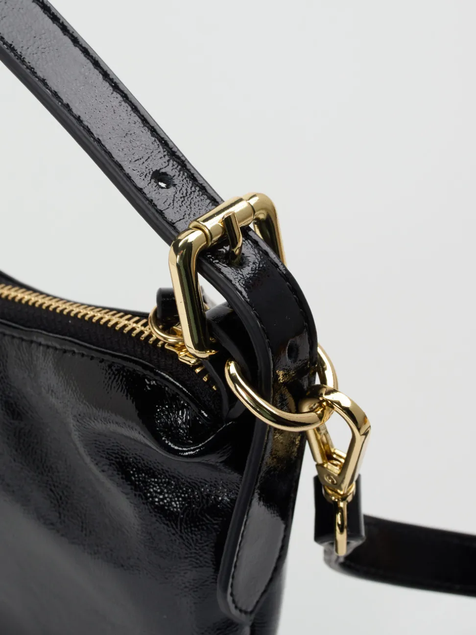 Konstantin Starke – Schultertasche aus Lackleder Schwarz