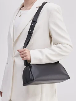Konstantin Starke – Schultertasche aus Lammleder Schwarz