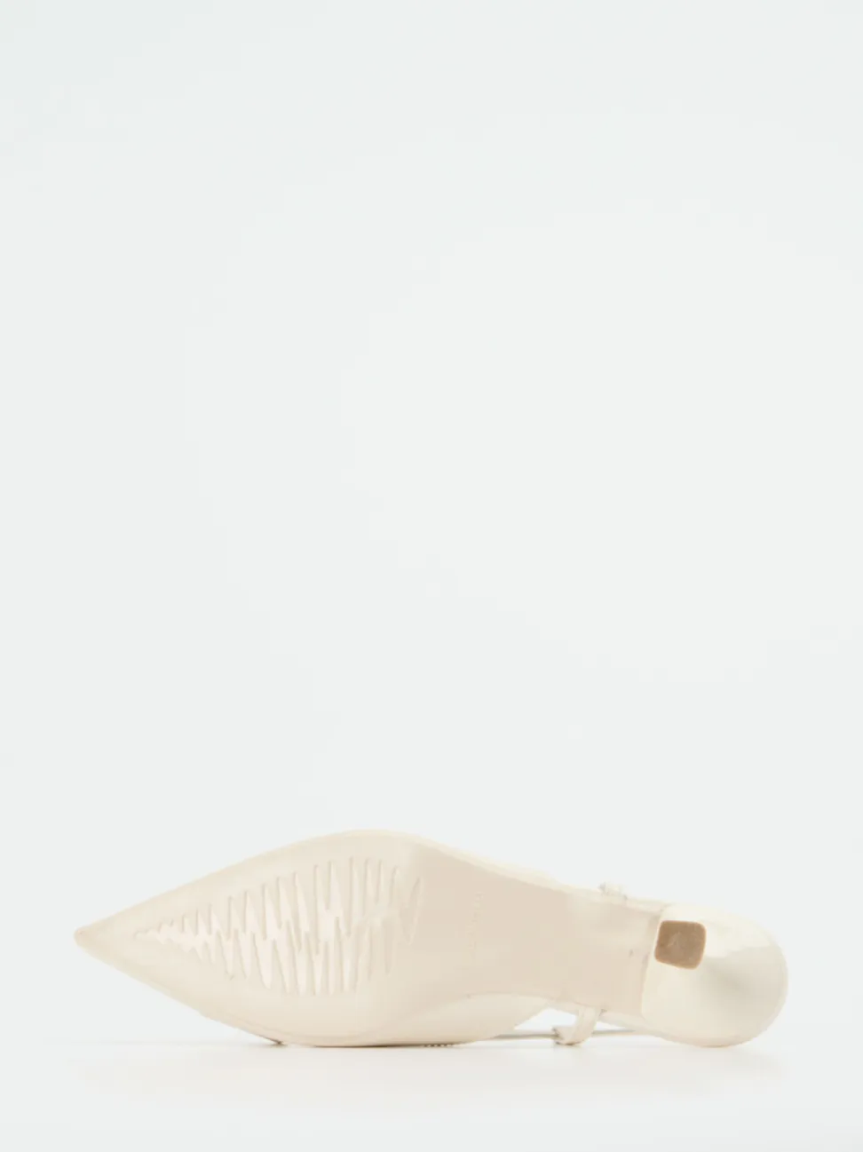 Konstantin Starke – Slingback-Pumps aus Lackleder cremeweiß