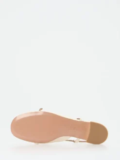 Konstantin Starke – Slingback-Pumps aus Lackleder cremeweiß